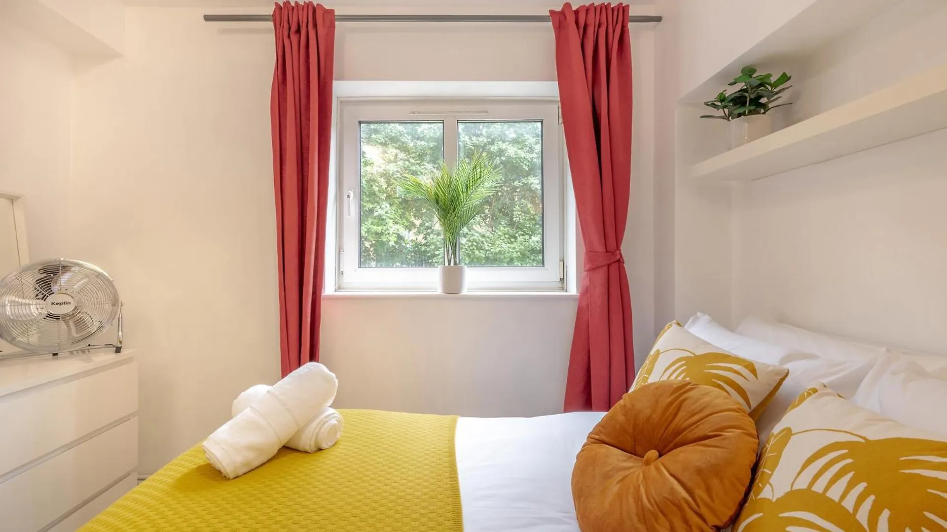The Perfect Stay London - 2 Bedroom Flat With Parking - Hackney, Shoreditch, Dalston 0*,  United Kingdom
